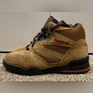 Vintage Reebok Women's Boots RA 32 TAE 26-2322 Sz 9 Hiking Shoes - Worn Once
